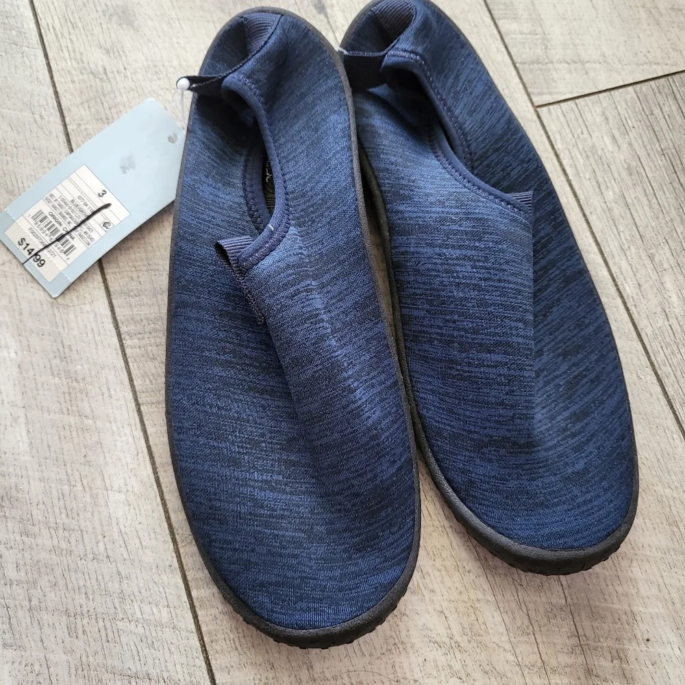 Kids Cat & Jack Water Shoes Size 3